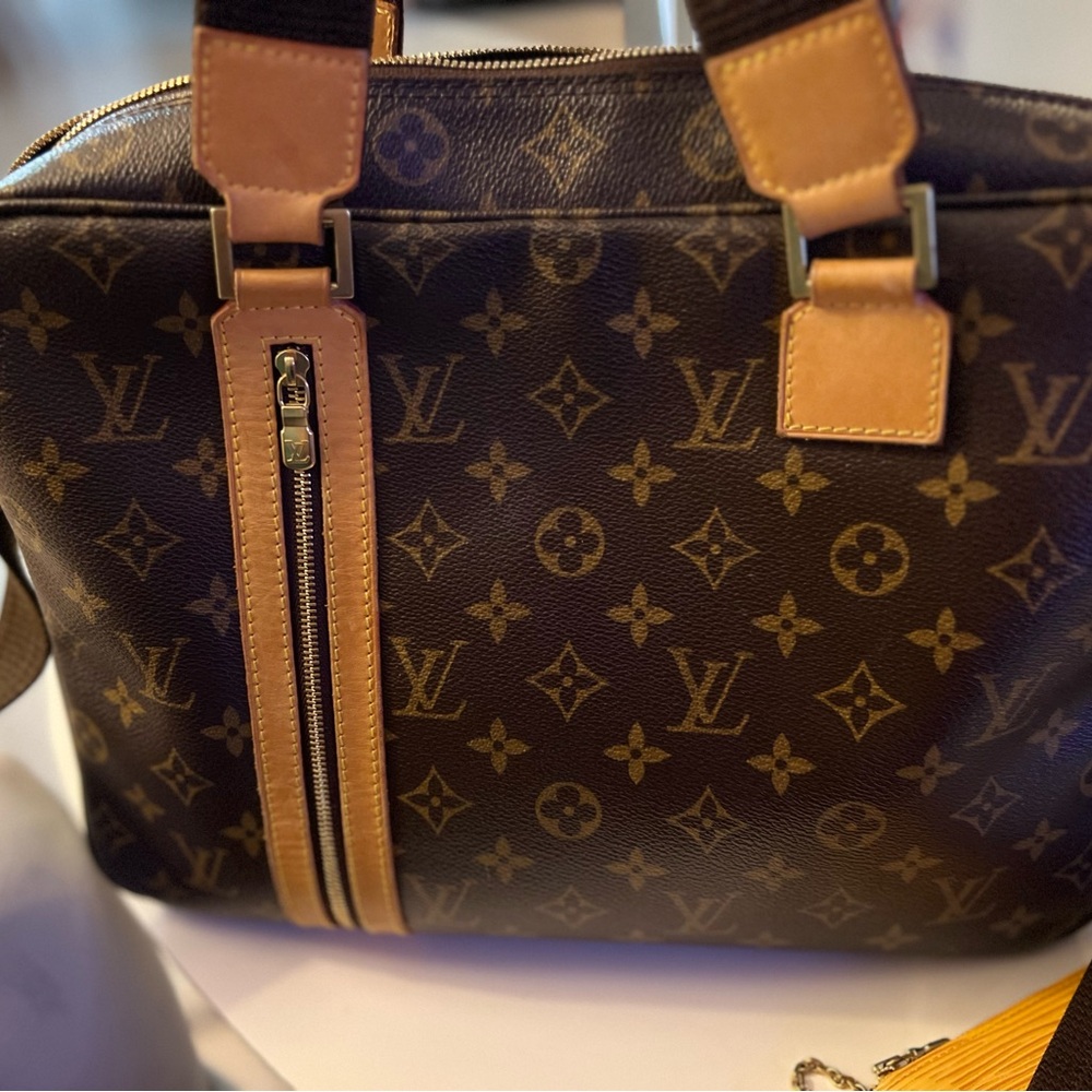 Authentic Louis Vuitton Porte-Documents Jour - Picture 2 of 12